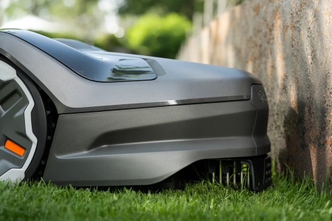 Husqvarna Automower® 410XE NERA z technologią bezprzewodową