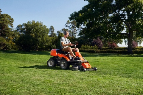 Husqvarna R 214TC